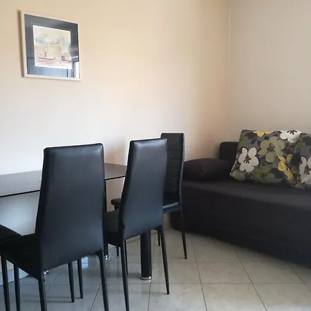 Lili アパート ザダル